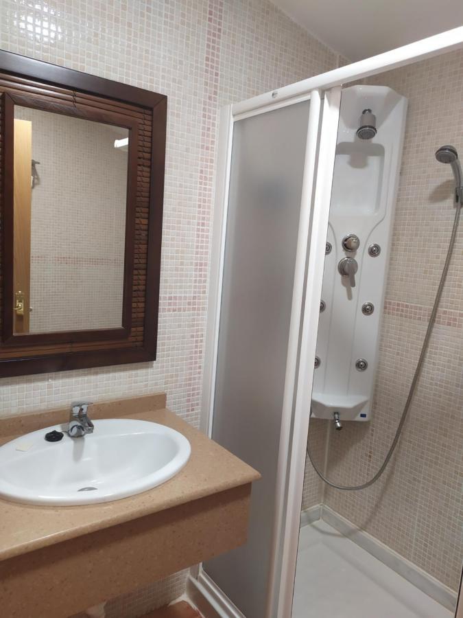 Hostal Restaurante Bustos Villarrubio Luaran gambar