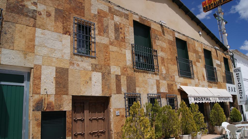 Hostal Restaurante Bustos Villarrubio Luaran gambar