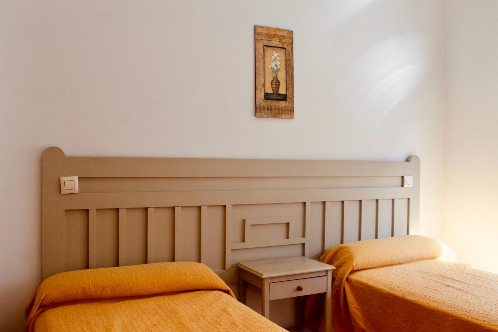 Hostal Restaurante Bustos Villarrubio Luaran gambar