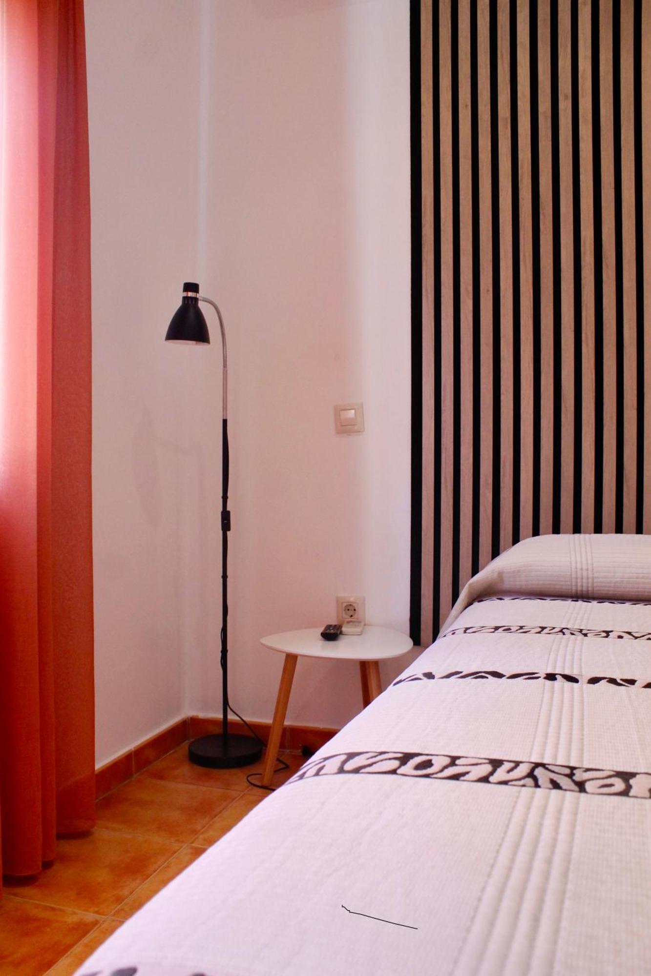 Hostal Restaurante Bustos Villarrubio Luaran gambar