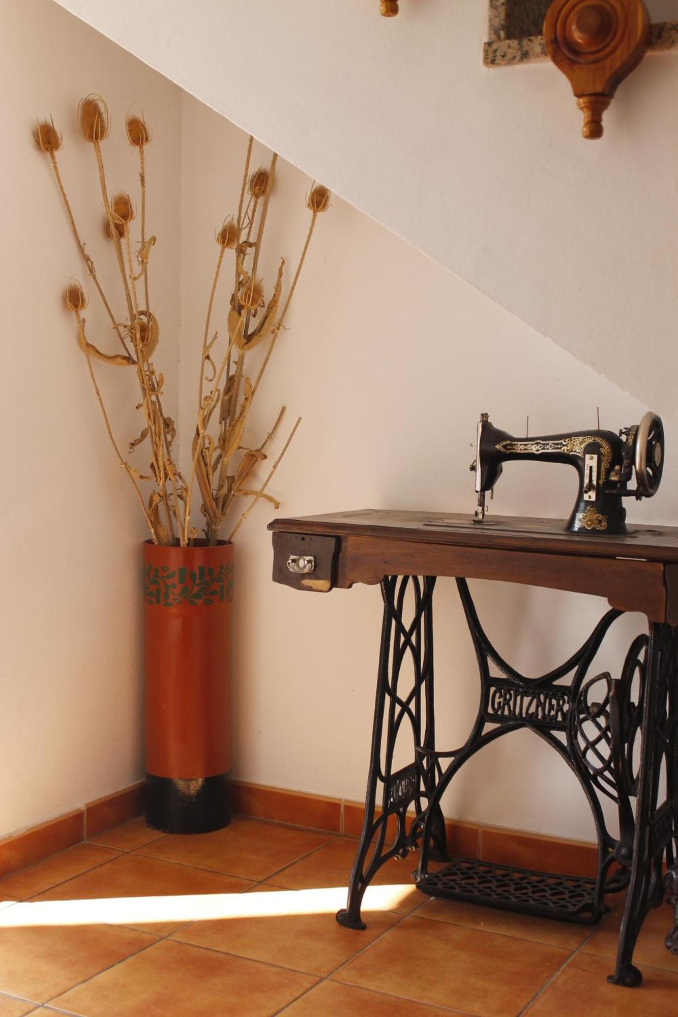 Hostal Restaurante Bustos Villarrubio Luaran gambar