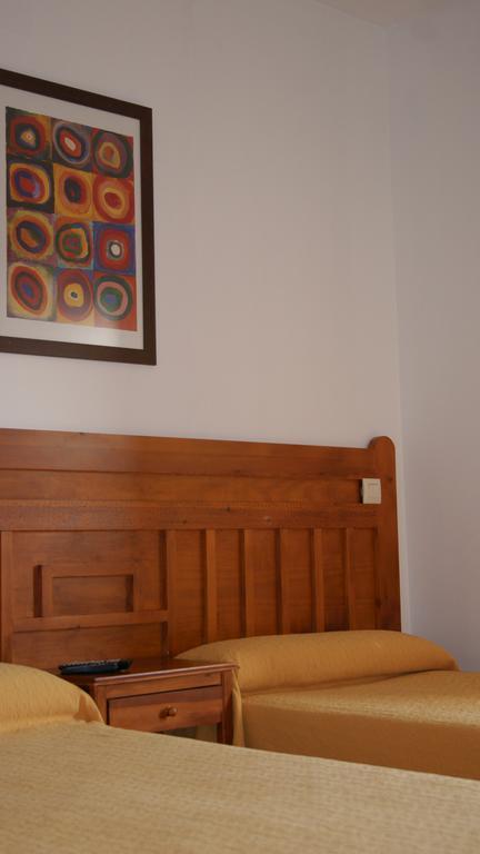 Hostal Restaurante Bustos Villarrubio Luaran gambar