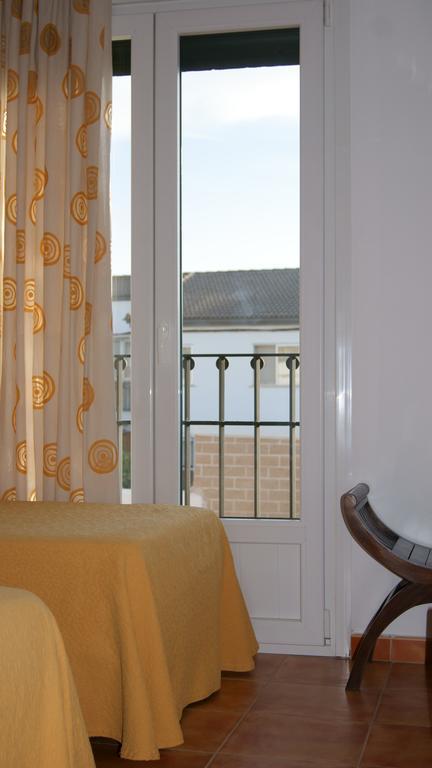 Hostal Restaurante Bustos Villarrubio Luaran gambar