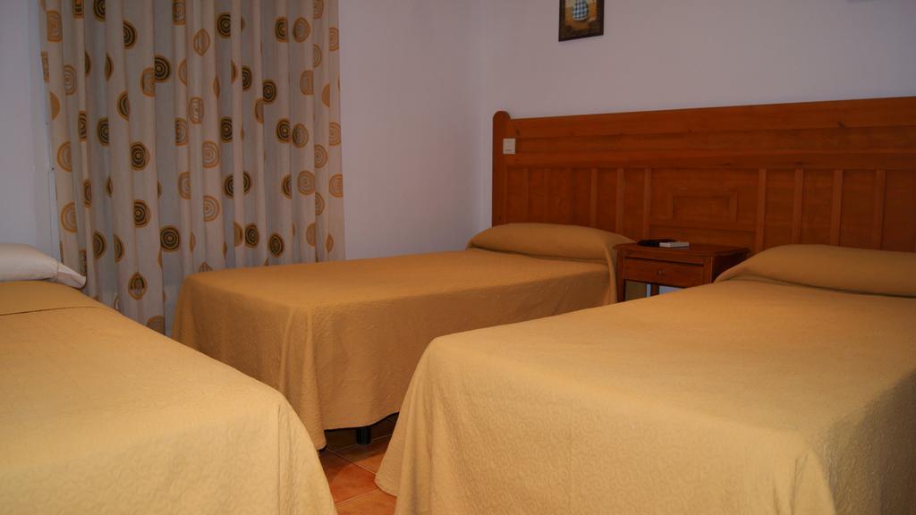 Hostal Restaurante Bustos Villarrubio Luaran gambar