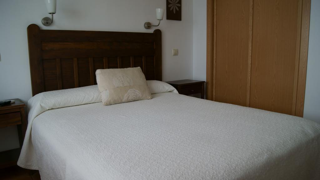Hostal Restaurante Bustos Villarrubio Luaran gambar