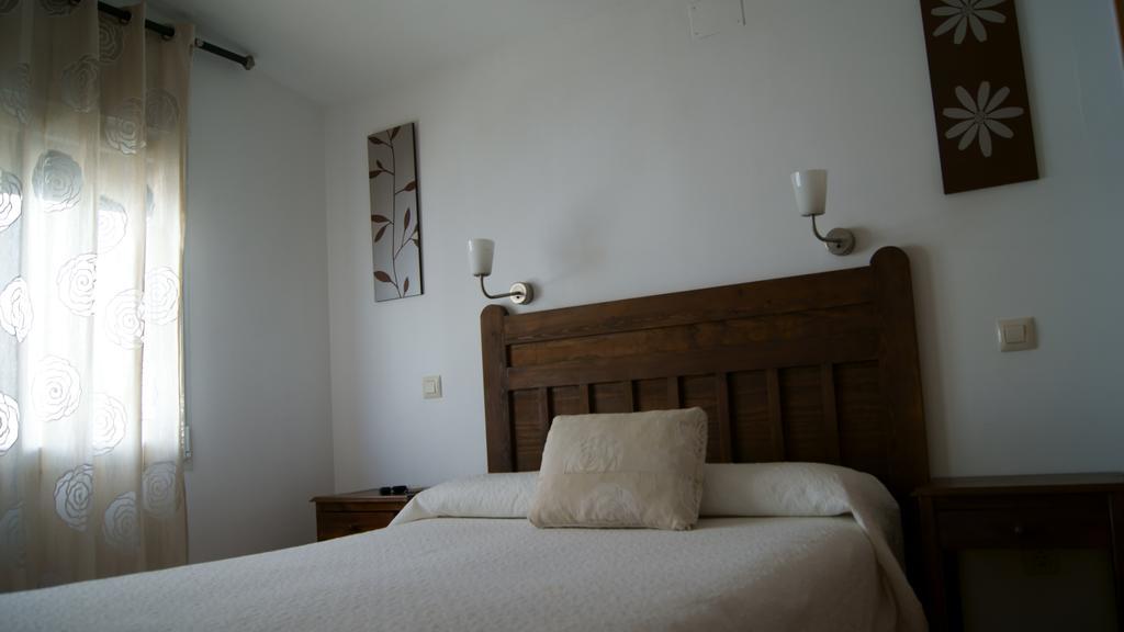 Hostal Restaurante Bustos Villarrubio Luaran gambar