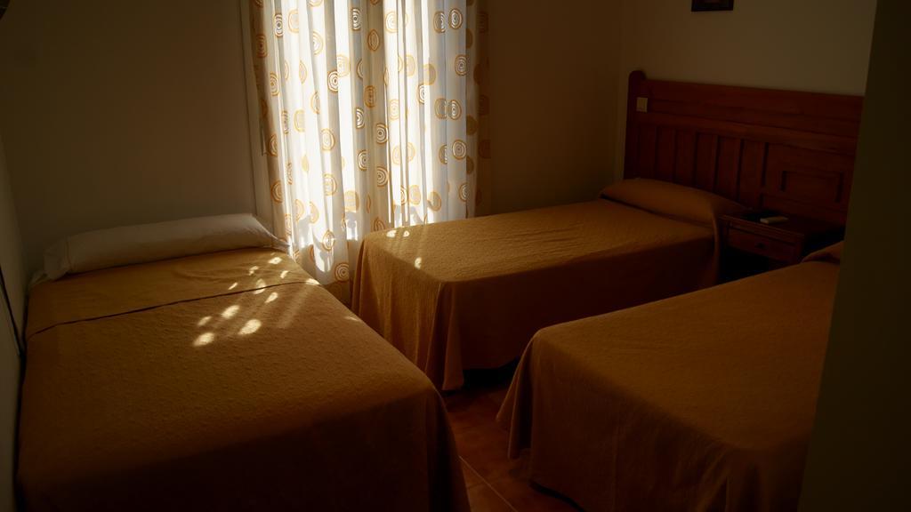 Hostal Restaurante Bustos Villarrubio Luaran gambar